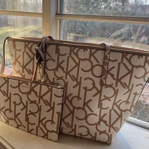 Calvin Klein Large Tote Bag + Bonus Zip Pouch Ck Logo Off White And Brown/Tan